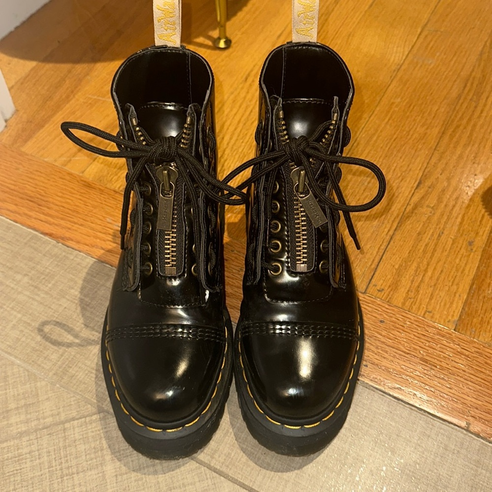 Dr. Martens Vegan Sinclair Platform Boots - Picture 4 of 5